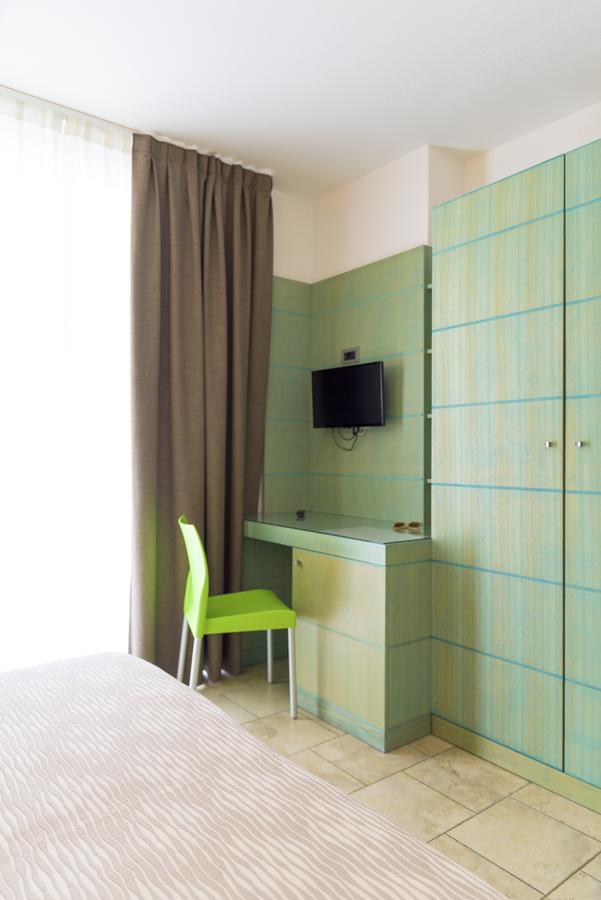 Hotel Montecristo มารินา ดิ กัมโป ภายนอก รูปภาพ