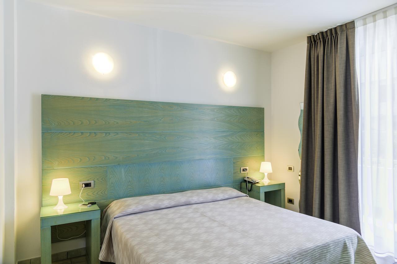 Hotel Montecristo มารินา ดิ กัมโป ภายนอก รูปภาพ